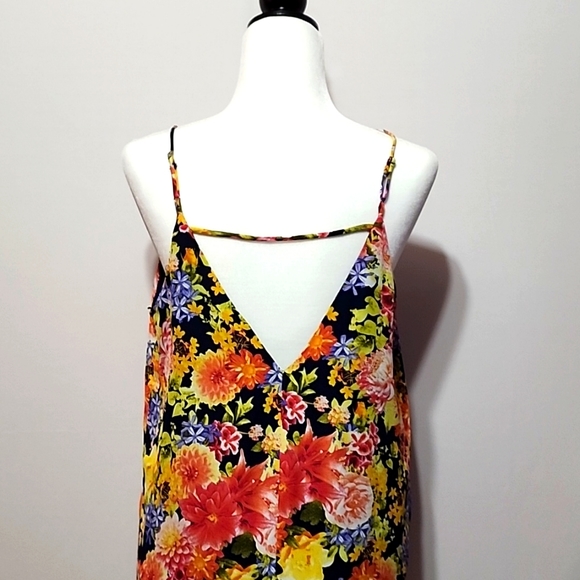Forever 21 Contemporary Floral Top - Picture 4 of 12